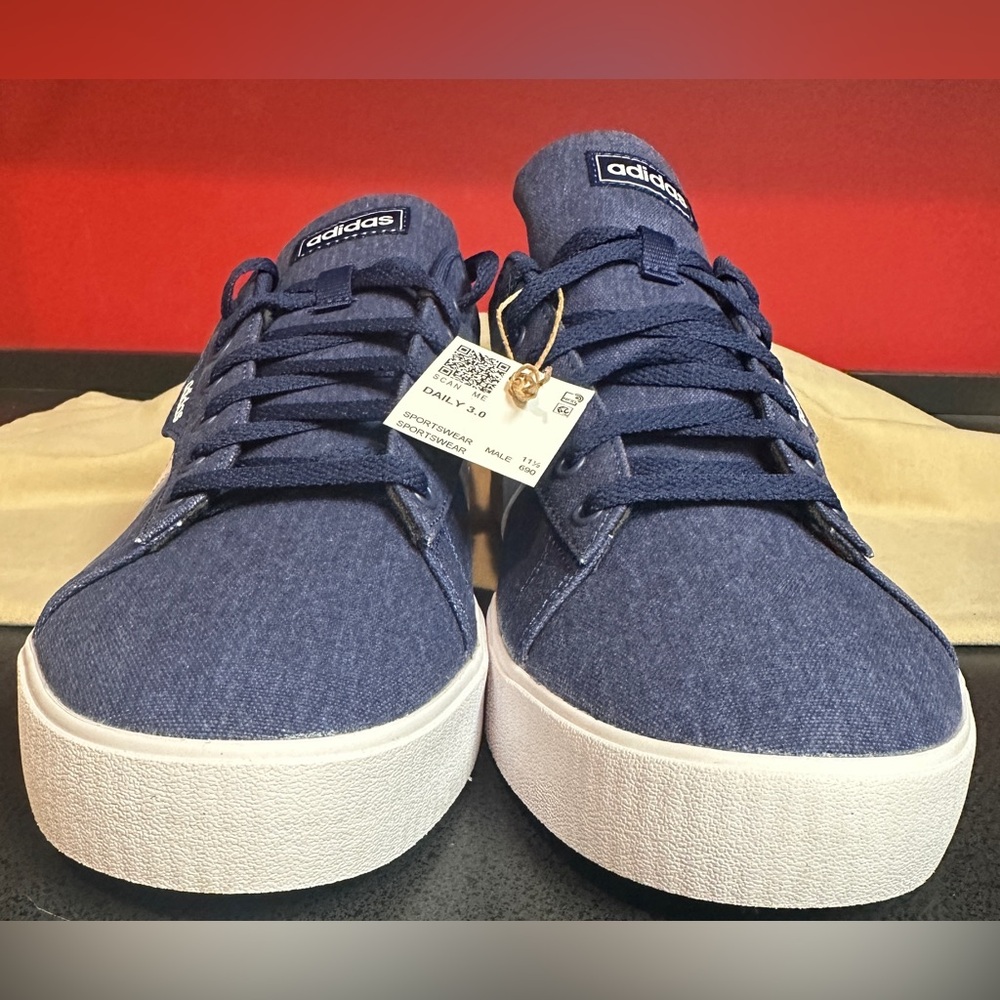Adidas Daily 3.0 Men’s Size 12 Lace Up Blue & White Sneakers NWT & Box - Picture 5 of 9